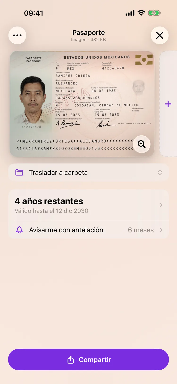 Un pasaporte abierto en Dokus, ocupando la pantalla, con el nombre y el tipo de documento arriba.